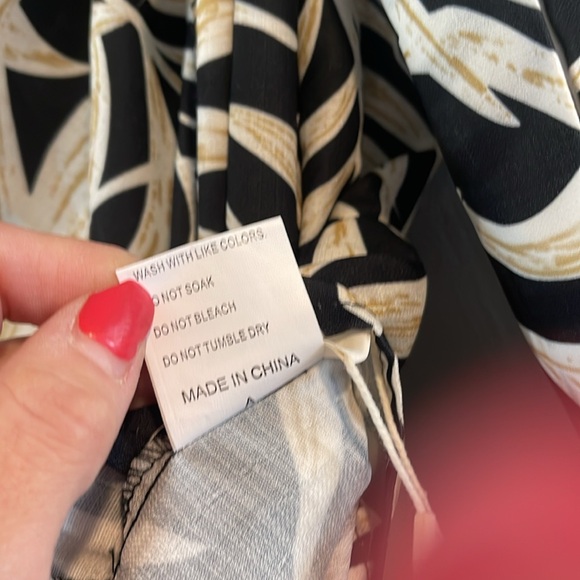 Commense Black and Cream Floral Swim Sarong - Picture 8 of 11